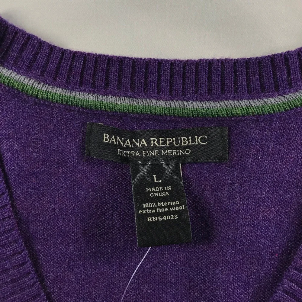 Banana Republic Mens Extra Fine Merino Wool V-Neck Sweater Purple Large